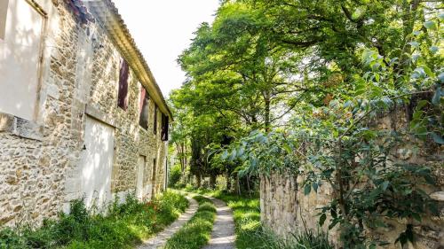 Photo de la galerie de l'établissement Beau mas avec piscine 6 pers, à Pujaut
