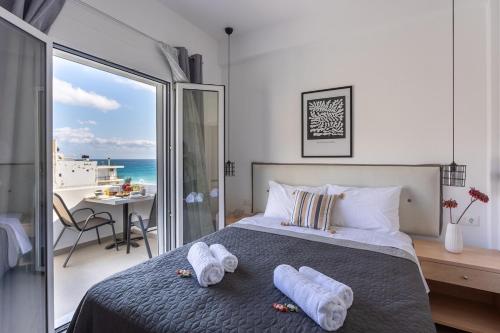 Avra 3 modern apt by the sea