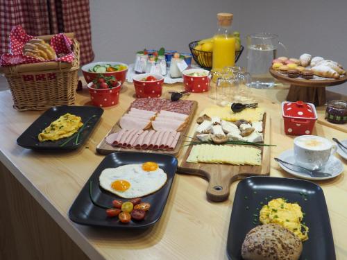 Φαγητό σε αυτό το διαμέρισμα ή κάπου εκεί κοντά