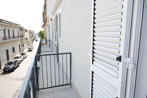Un balcón o terraza de IL GIGLIO b&b