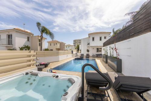 Villa Protaras View 6 Central Protaras -Fig Tree Bay-Jacuzzi-Hot Tub