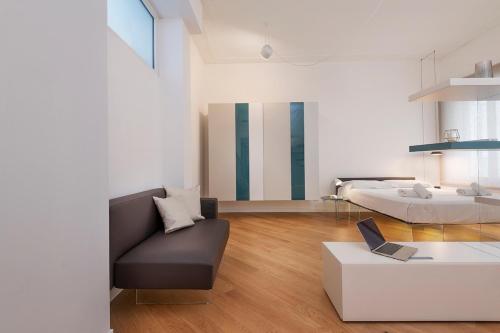 Χώρος καθιστικού στο Duomo Suite - 3 minutes from the Duomo