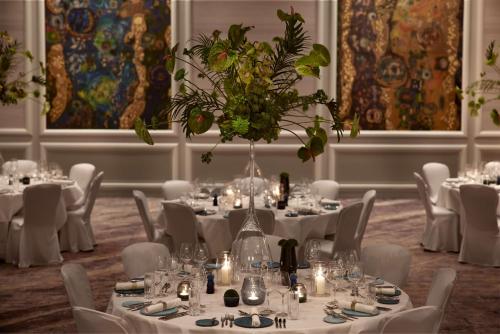 Restaurant ou autre lieu de restauration dans l'établissement Hilton Vienna Park