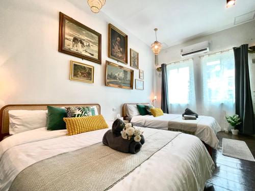 Ένα ή περισσότερα κρεβάτια σε δωμάτιο στο Entire house,Unwind in the city, near GrandPalace