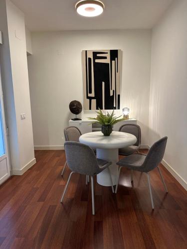 Stylish & Cozy 1BR Steps from Royal Palace | By Airnest