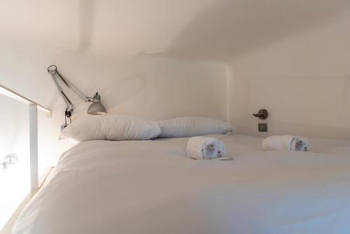 Youhosty - Navigli View Apartment