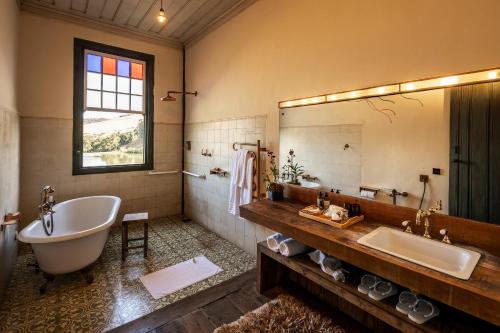 Bilik mandi di Engenho Lodge