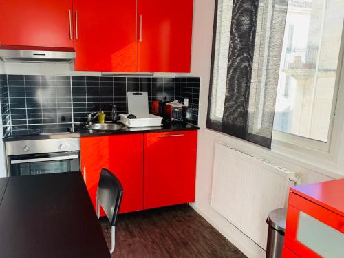 Terrasse au pied de la gare