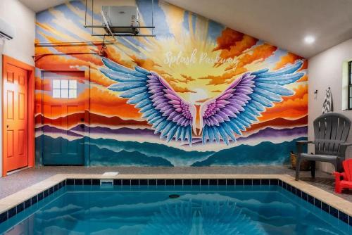 Bazén v ubytování FUN Heated Pool Cabin - Walk To Parkway nebo v jeho okolí