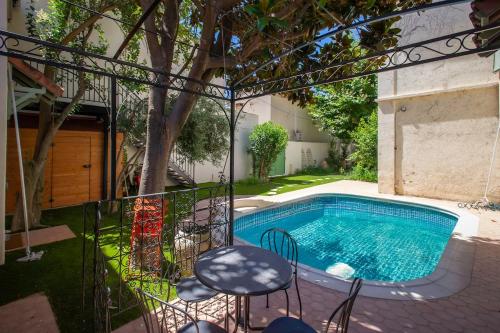 Oasis secrète Avignon 6 personnes