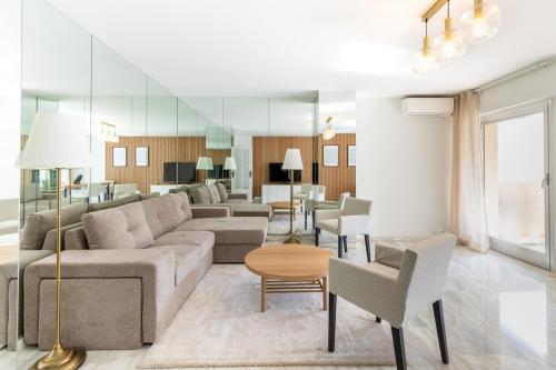 Luxurious Apartment with Sea and Carlton View