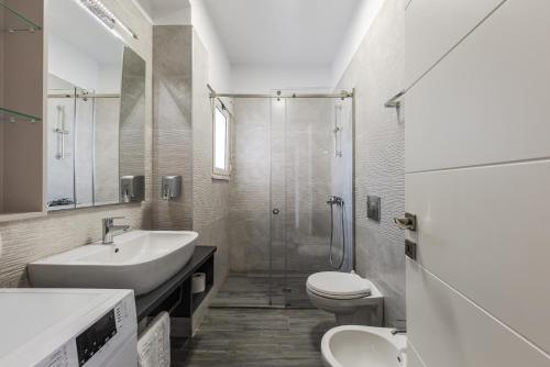 Ein Badezimmer in der Unterkunft Apart Hotel Perla Resort Lalez Durres