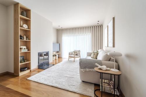 Maximus Design By House and People