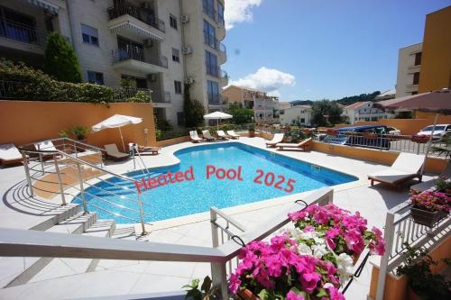 Gallery image of Petrovac Bay Apartments in Petrovac na Moru