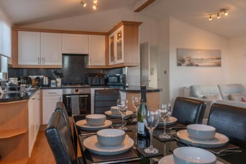 Dapur atau dapur kecil di 32 Ocean Terrace Lodge - 3 Bed-Sleeps 6-TJS32OT