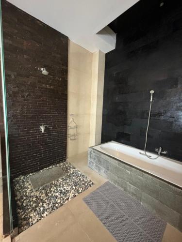 Ένα μπάνιο στο Asania Villa Ungasan