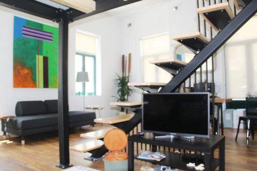 Modern Coastal Ocean Breeze Studio | Beach & Town