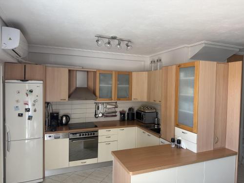 Køkken eller tekøkken på Sea View Serenity in Athens