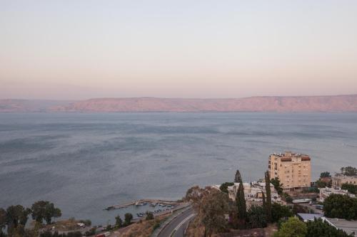 Gallery image of לוי-קיישן דירת גן וסוויטת נוף ברחוב שדרות הרצל in Tiberias