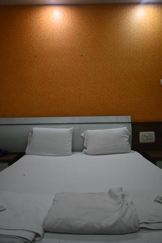 Gallery image of Hotel Ashlesh Manipal in Manipala