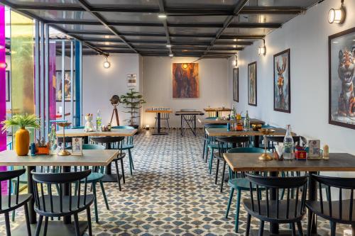 Restaurace v ubytování Coliwo Trois - Kharadi