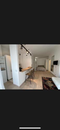 Monolocale San Giovanni con Balcone a 50 m dalla metro