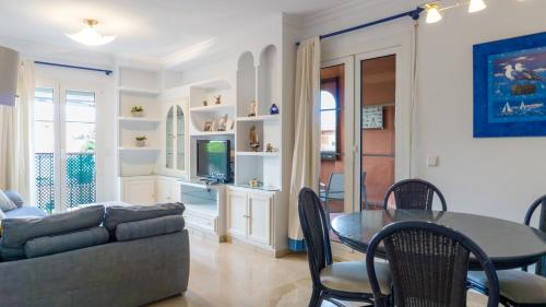 BlueWave Beach Retreat