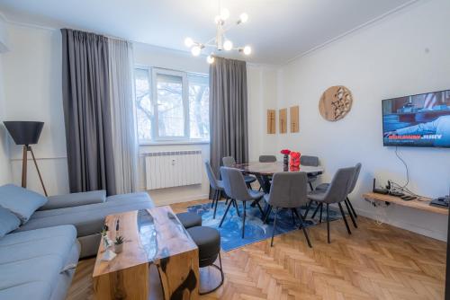 35 Seconds Away From the Main Street, Free Secured Parking