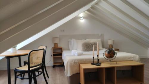 Chiado Modern Attic Duplex 2-Bedroom Apartment