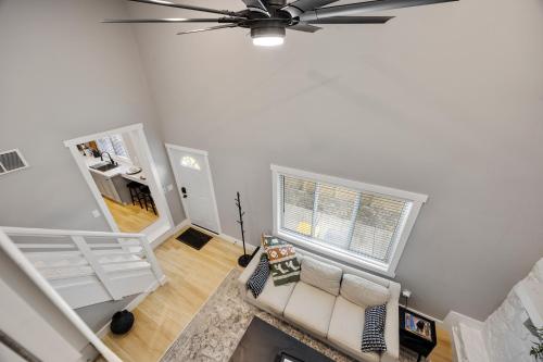 Φωτογραφία από το άλμπουμ του Hoosier Hq Sleek 3-bed Near Iu σε Bloomington
