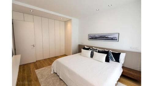 Superb Modern and Unique Liberdade Apt