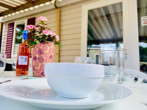 Photo de la galerie de l'établissement Mobil Home TOUT CONFORT - Camping SIBLU 4 étoiles 