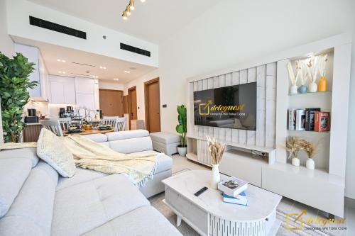 Marvelous 1BR in Binghati Amber by deleguest