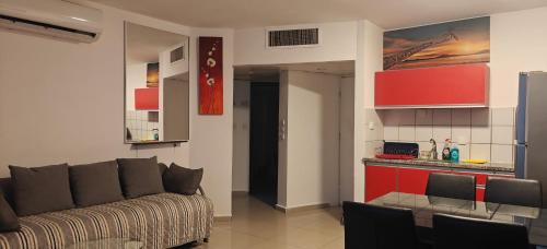 Η κουζίνα ή μικρή κουζίνα στο Lev Eilat Apartments 5