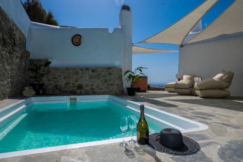 Casa Annaise Mykonos - Cycladic Gem with Heated Pool & Jacuzzi