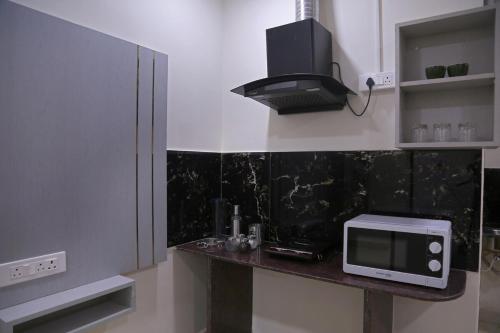 Dapur atau dapur kecil di Yendluri's - Studio Flat-4 Kondapur, Gachibowli