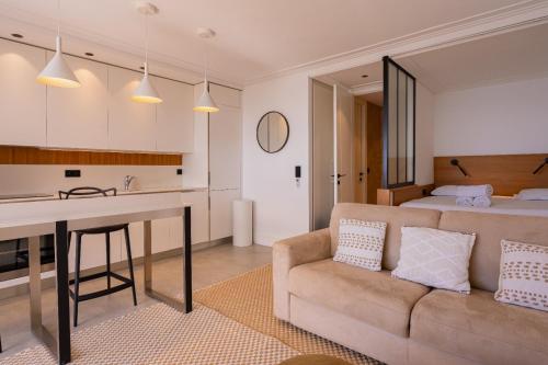 Postel nebo postele na pokoji v ubytování Center Bay Luxueux appartement avec vue mer 6 eme etage