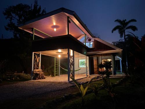 a house that is lit up at night at Casa Veronica in Italcancori