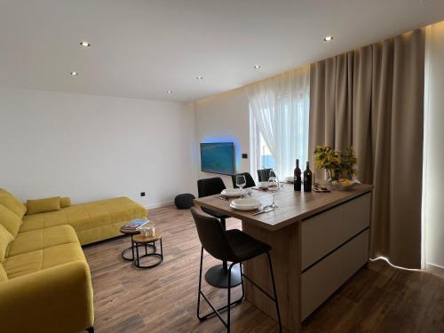 Apartments Lux Mare spectacular sea view, only a 10 meters from the beach
