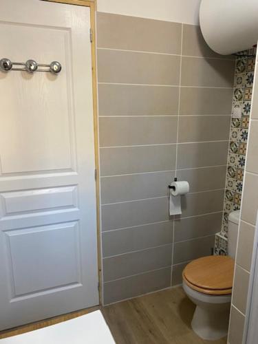 Photo de la galerie de l'établissement jolie dépendance indépendante, à La Valette-du-Var