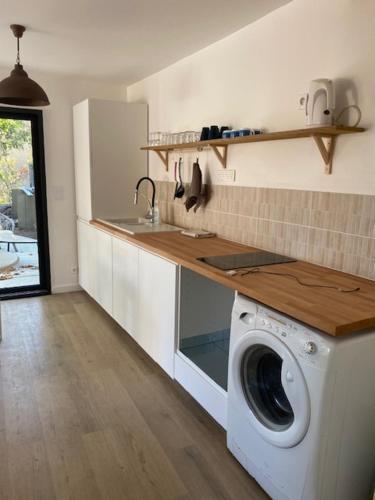 Photo de la galerie de l'établissement jolie dépendance indépendante, à La Valette-du-Var