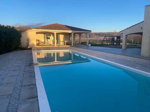 L Ecrin de Lidia close to MEETT Air conditioning Parking