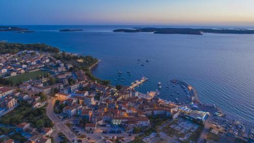 an aerial view of a town on the water at Apartman Nonno Božo 2 in Fažana