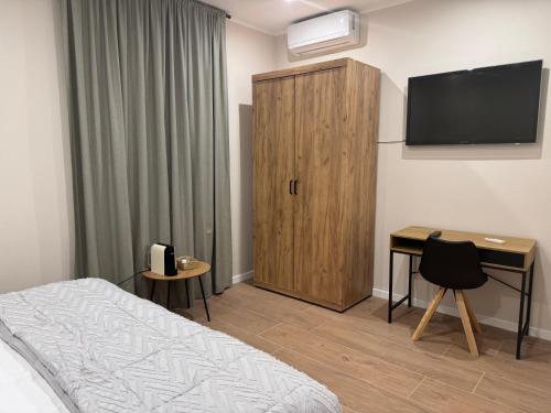 Una cama o camas en una habitación de A guesthouse