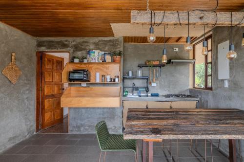 Kuchyň nebo kuchyňský kout v ubytování Naturaleza, Descanso y Fogata, Casa de Campo Romeros