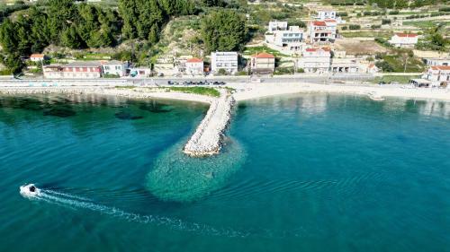 Apartments Lux Mare spectacular sea view, only a 10 meters from the beach