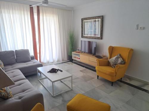 Golden Mile Penthouse, Pool-Parking, 5Min Beach!