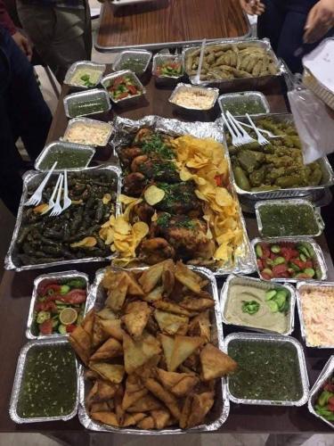 Makanan di atau berdekatan inn ini
