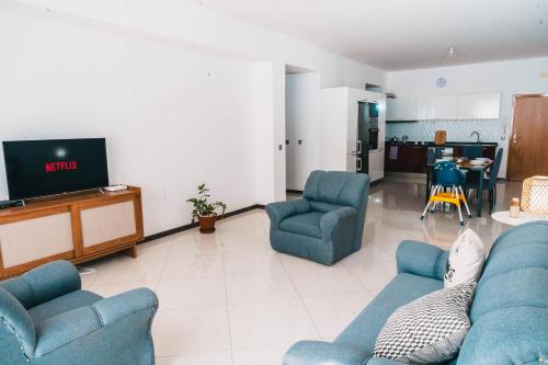 T2 amplo com ar condicionado e perto da praia