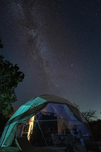 Fotografie z fotogalerie ubytování Gaia Dome Stars Hottub Wineries Secluded Romantic Frederick v destinaci Fredericksburg